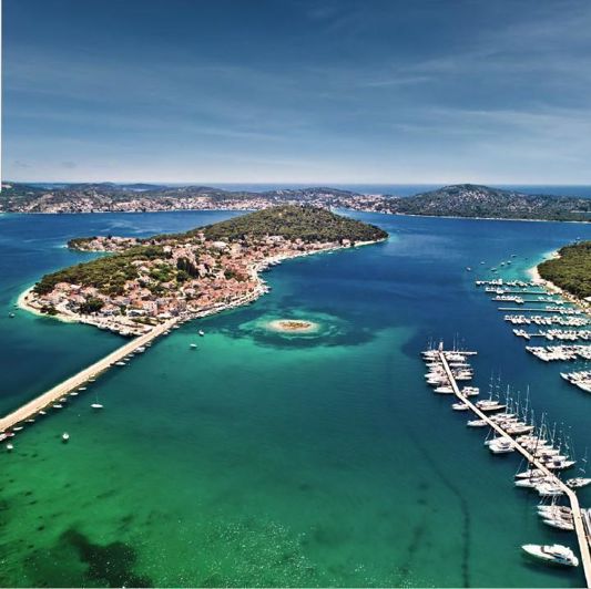 Image No.2-7 Bed Property for sale