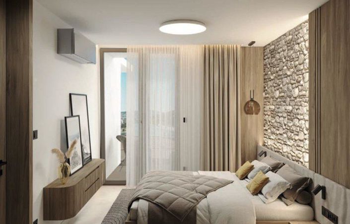 Image No.25-7 Bed Property for sale