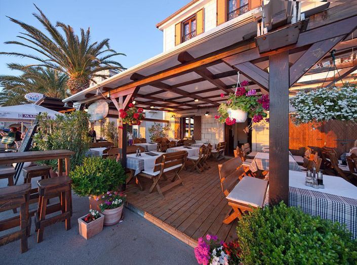 Image No.2-4 Bed Property for sale