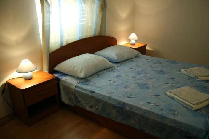 Image No.10-9 Bed Property for sale