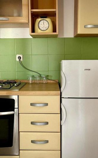 Image No.24-9 Bed Property for sale