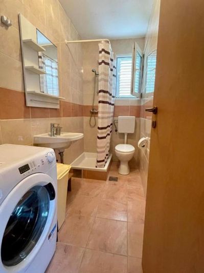 Image No.25-9 Bed Property for sale