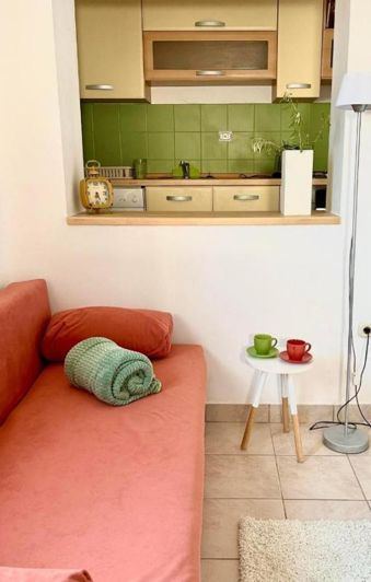 Image No.25-9 Bed Property for sale