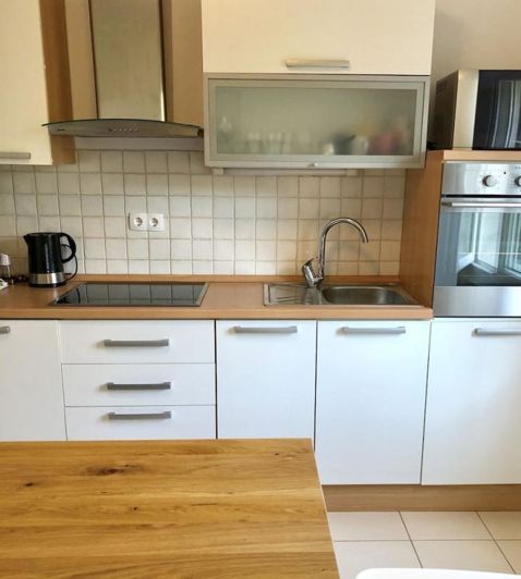 Image No.10-5 Bed Property for sale