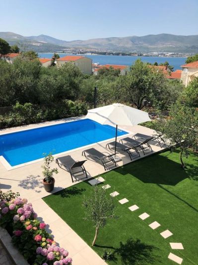 Image No.25-5 Bed Property for sale