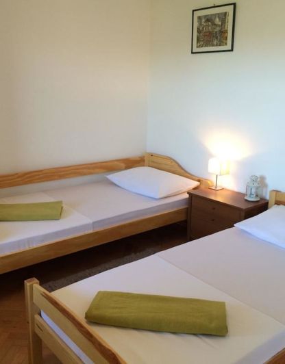 Image No.9-5 Bed Property for sale