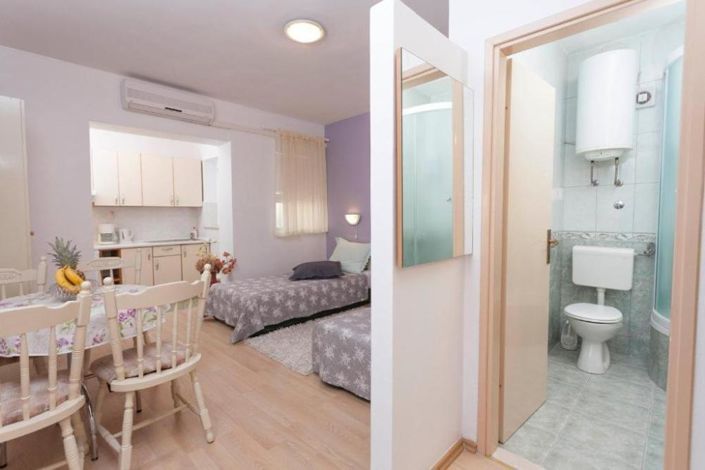 Image No.23-10 Bed Property for sale