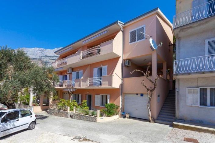 Image No.4-10 Bed Property for sale