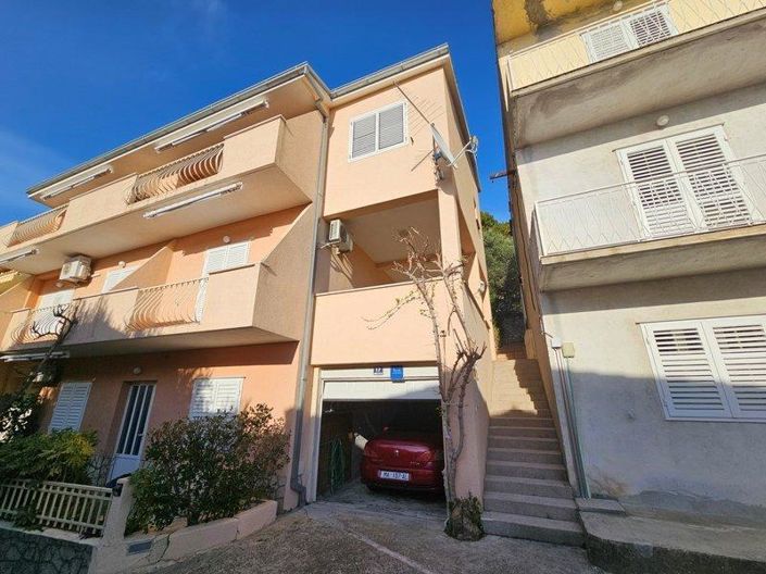 Image No.9-10 Bed Property for sale