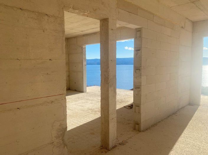 Image No.14-4 Bed Property for sale