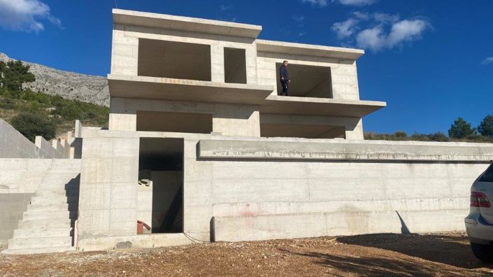 Image No.15-4 Bed Property for sale