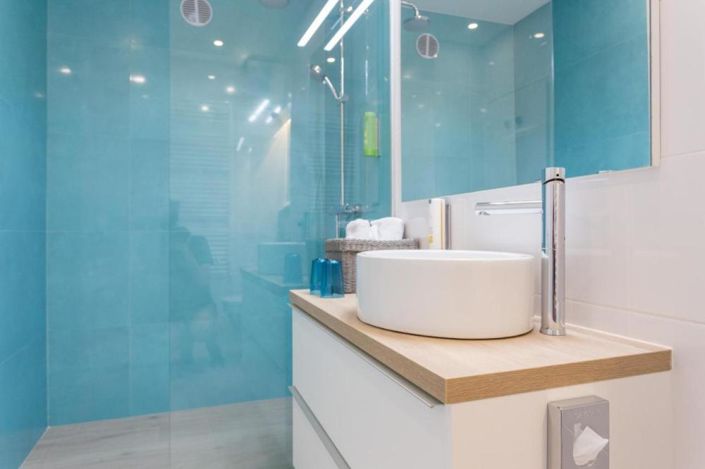 Image No.16-9 Bed Property for sale