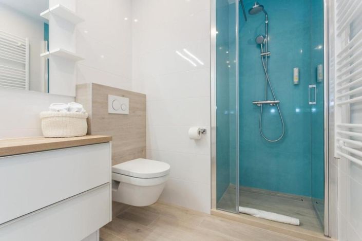 Image No.22-9 Bed Property for sale