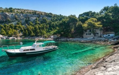 1 - Hvar, Propriété