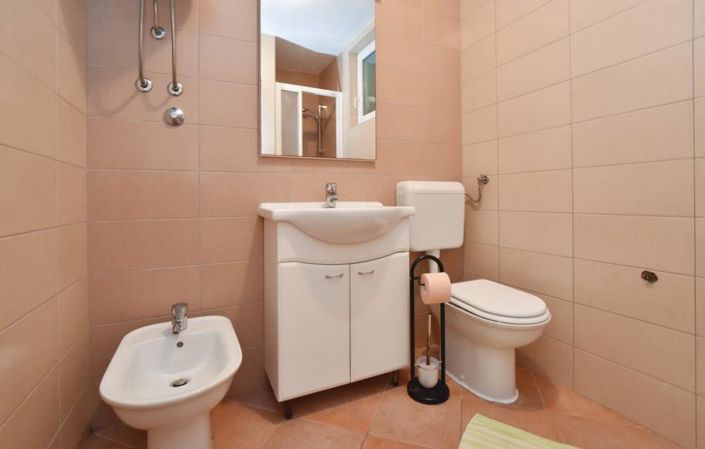 Image No.24-4 Bed Property for sale