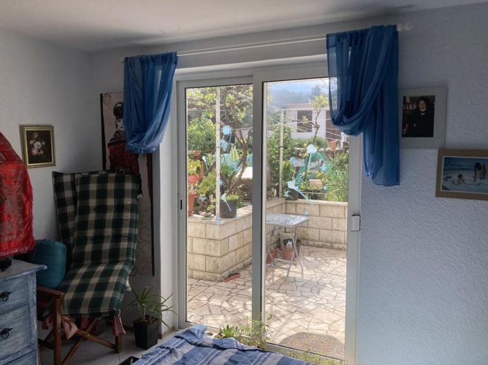 Image No.17-6 Bed Property for sale