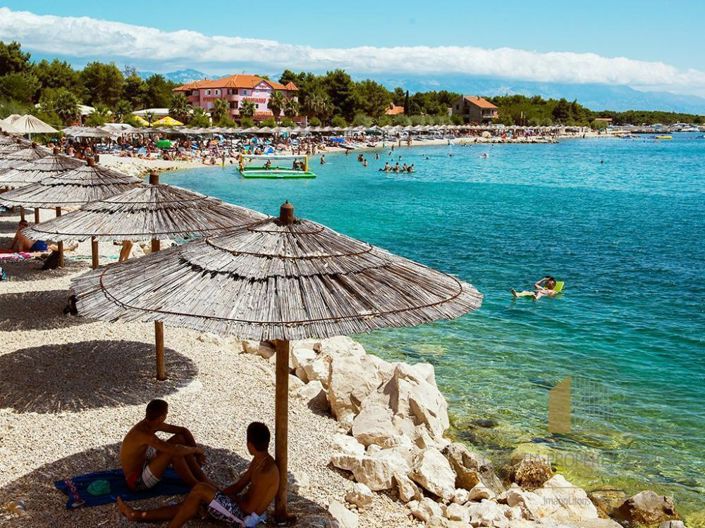 Image No.2-Propriété de 11 chambres à vendre à Vir