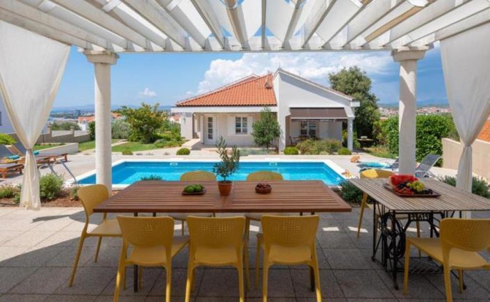Image No.1-Propriété de 4 chambres à vendre à Vodice