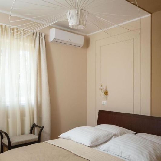 Image No.24-4 Bed Property for sale