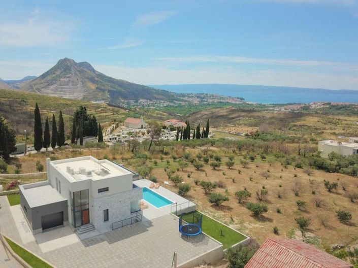 Image No.13-4 Bed Property for sale