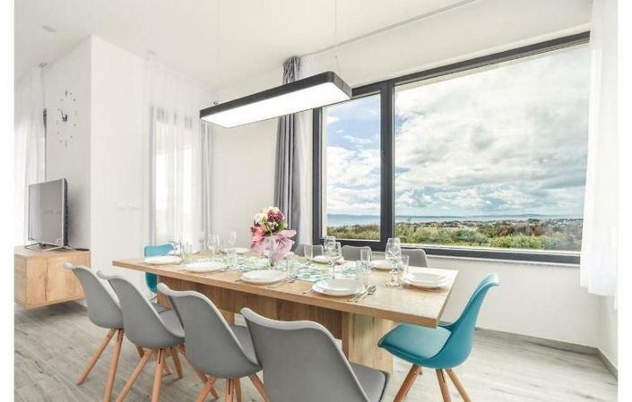 Image No.24-4 Bed Property for sale