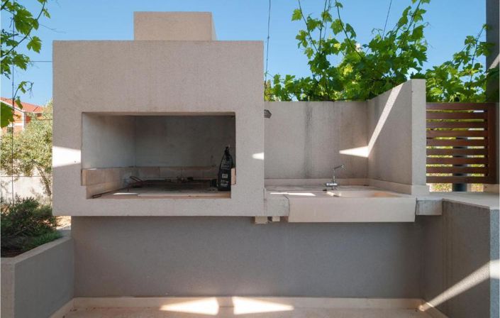 Image No.17-2 Bed Property for sale