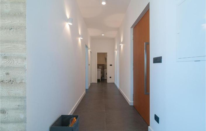 Image No.20-2 Bed Property for sale