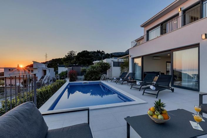 Image No.13-4 Bed Property for sale