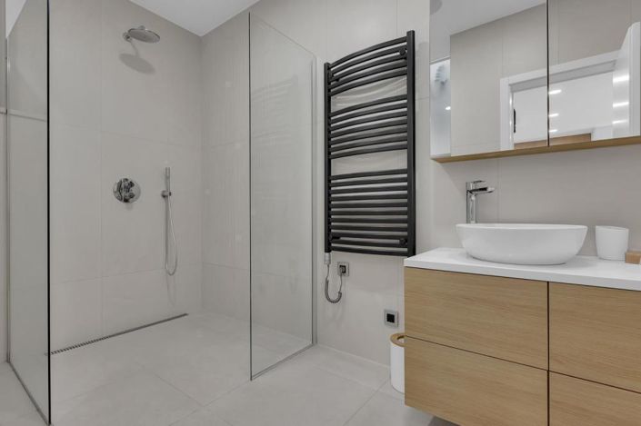 Image No.19-4 Bed Property for sale