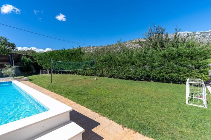 Image No.5-4 Bed Property for sale