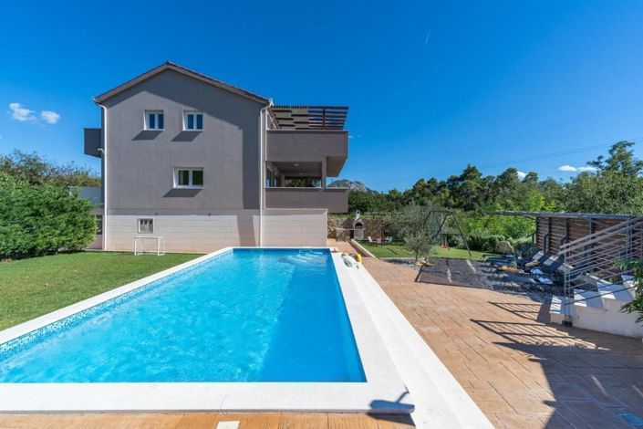 Image No.6-4 Bed Property for sale