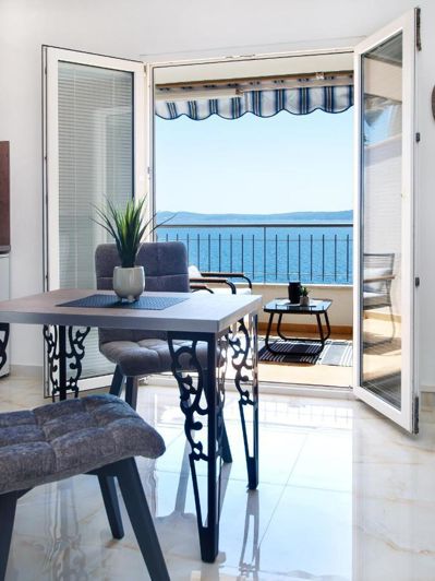 Image No.10-14 Bed Property for sale