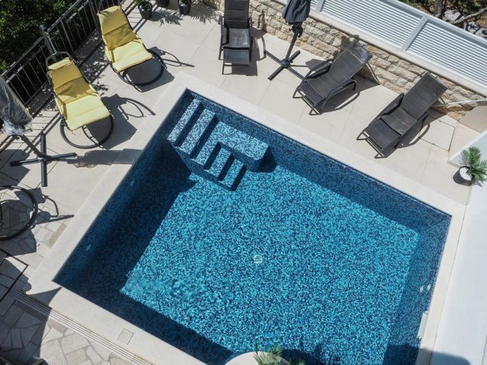 Image No.3-14 Bed Property for sale