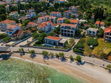 1 - Brac, Property