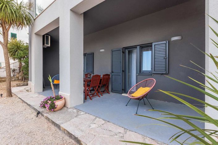 Image No.23-11 Bed Property for sale