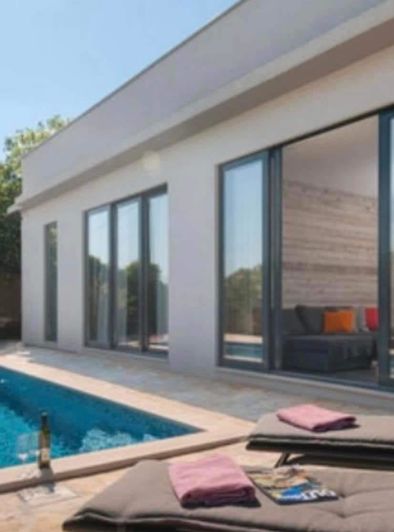 Image No.7-12 Bed Property for sale