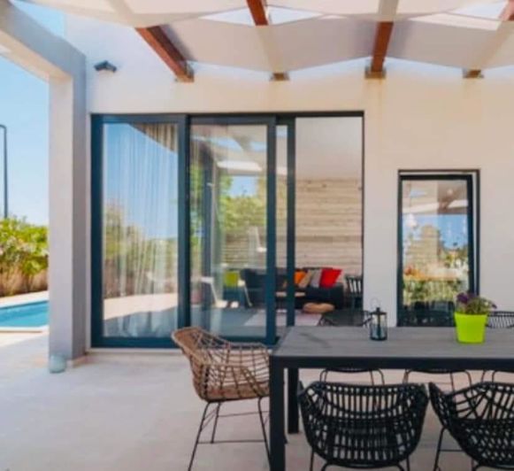 Image No.9-12 Bed Property for sale