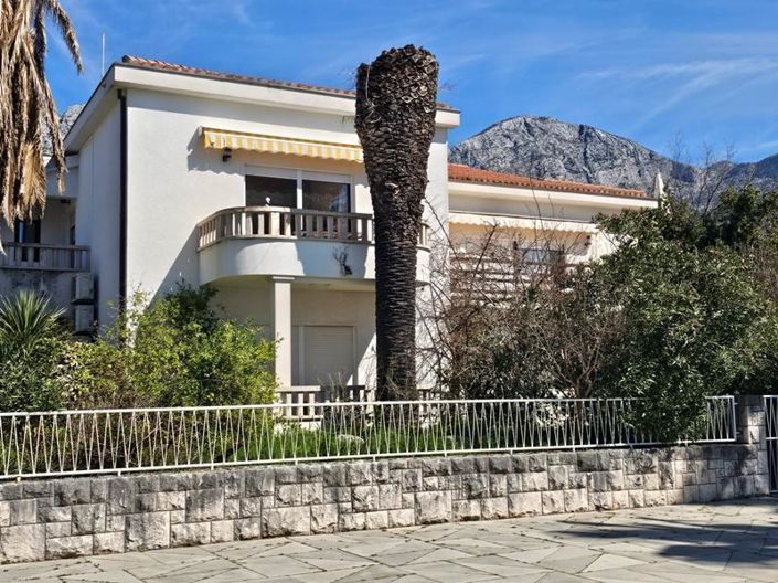 Image No.2-7 Bed Property for sale