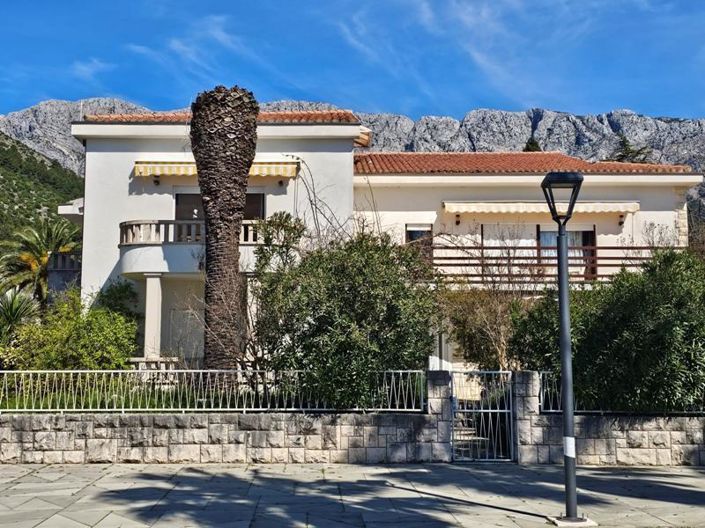 Image No.3-7 Bed Property for sale