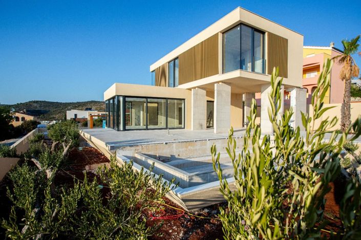 Image No.18-3 Bed Property for sale