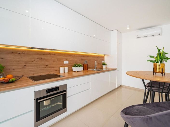 Image No.16-3 Bed Property for sale