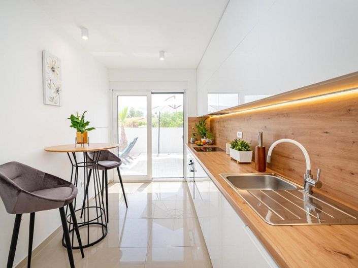 Image No.17-3 Bed Property for sale