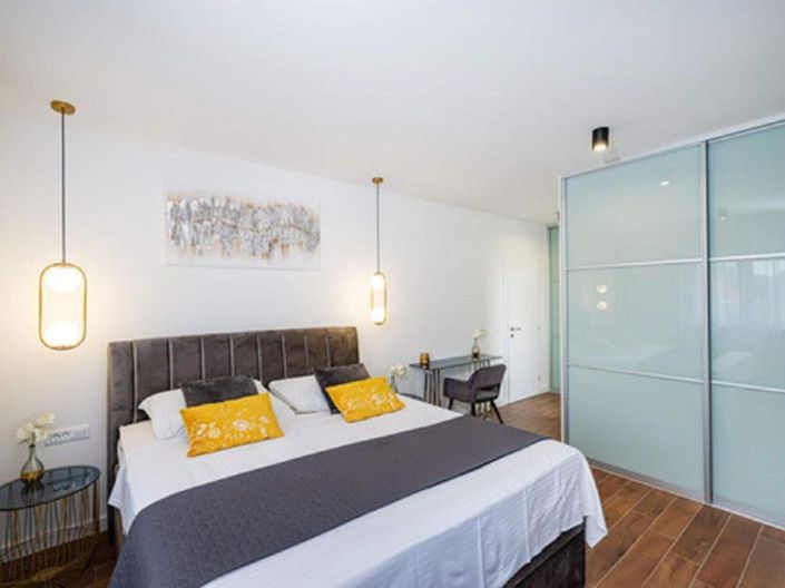 Image No.22-3 Bed Property for sale