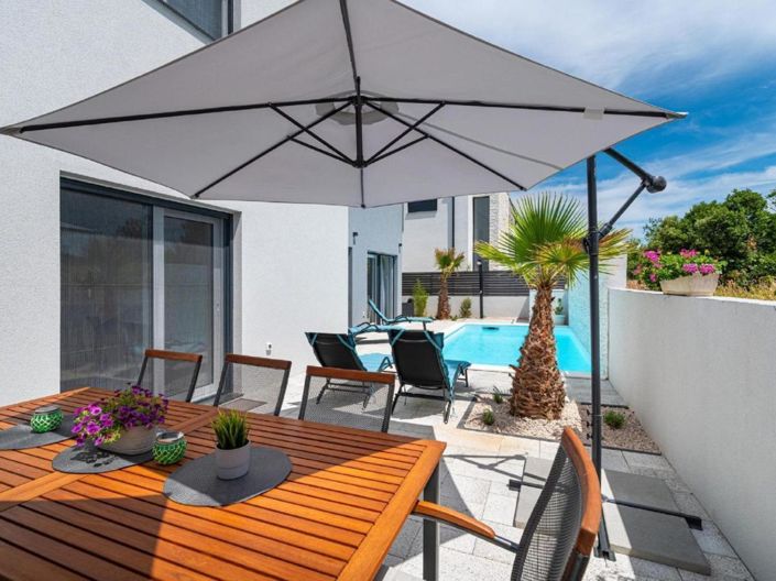 Image No.5-3 Bed Property for sale