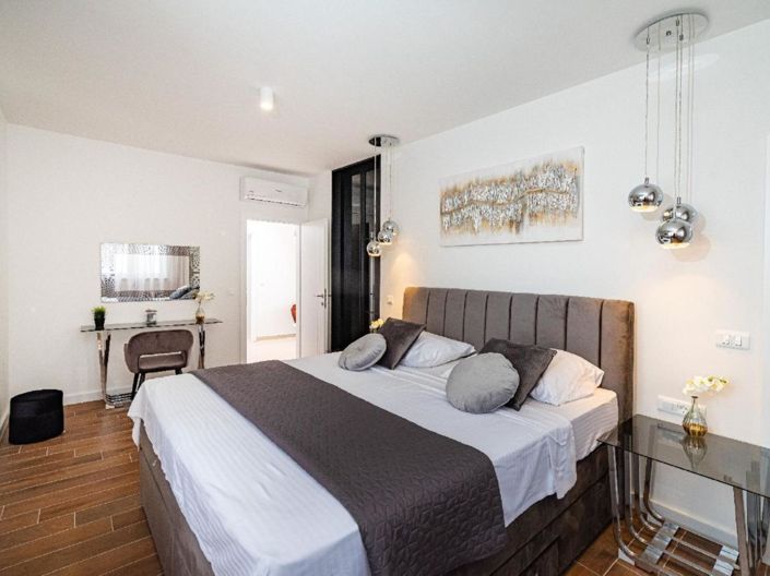 Image No.6-3 Bed Property for sale