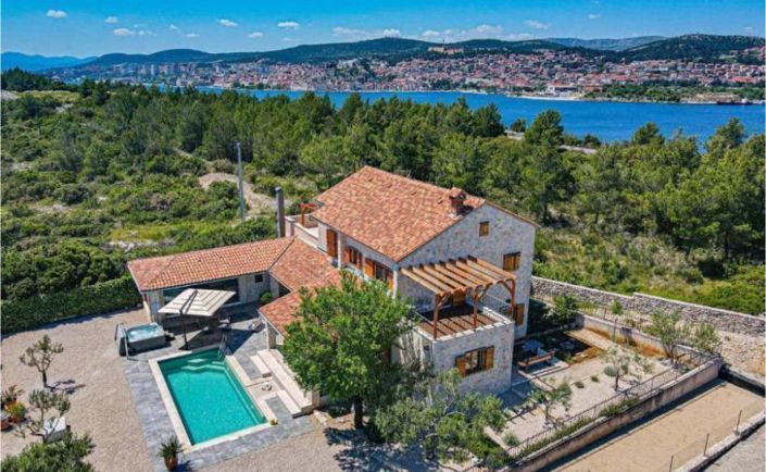 Image No.3-4 Bed Property for sale