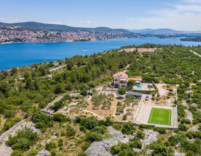 Image No.5-4 Bed Property for sale