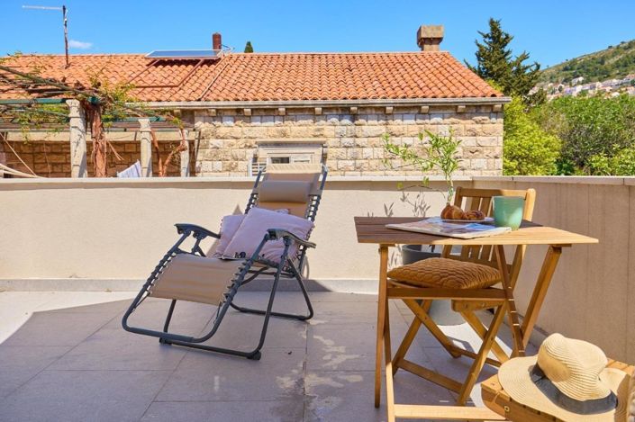 Image No.7-11 Bed Property for sale