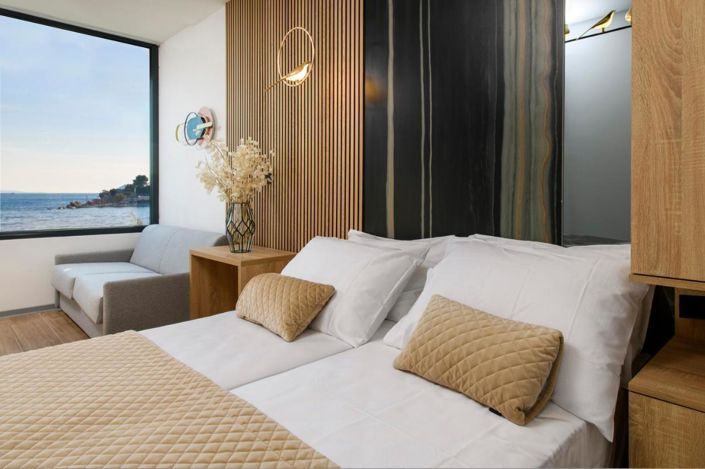 Image No.19-9 Bed Property for sale