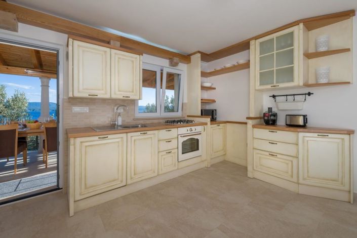 Image No.12-2 Bed Property for sale